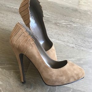 ALDO Nude Suede Pumps SZ 8/38 High Heel Round toe